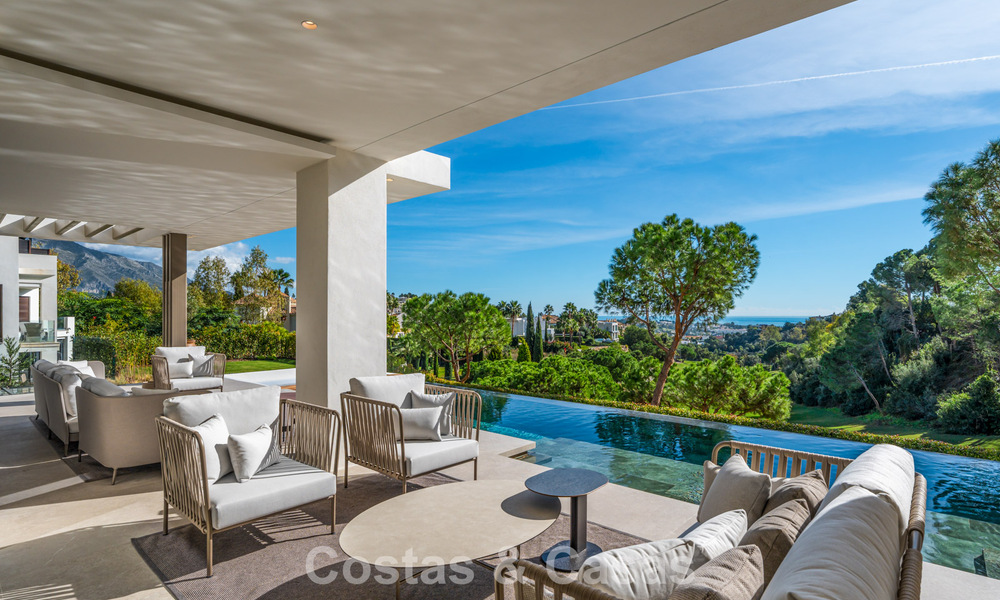 Impressive luxury villa with golf and sea views for sale in La Quinta, Benahavis - Marbella 790199