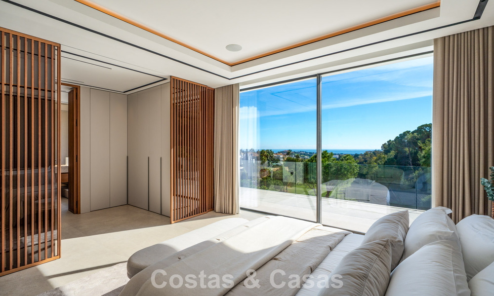 Impressive luxury villa with golf and sea views for sale in La Quinta, Benahavis - Marbella 790203