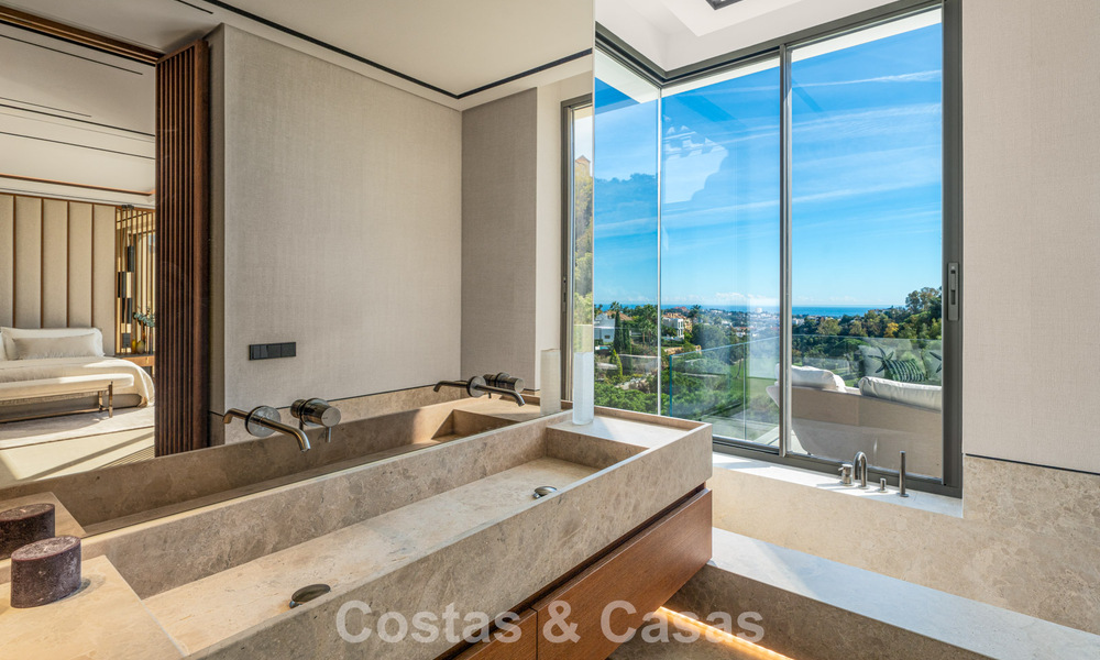 Impressive luxury villa with golf and sea views for sale in La Quinta, Benahavis - Marbella 790209