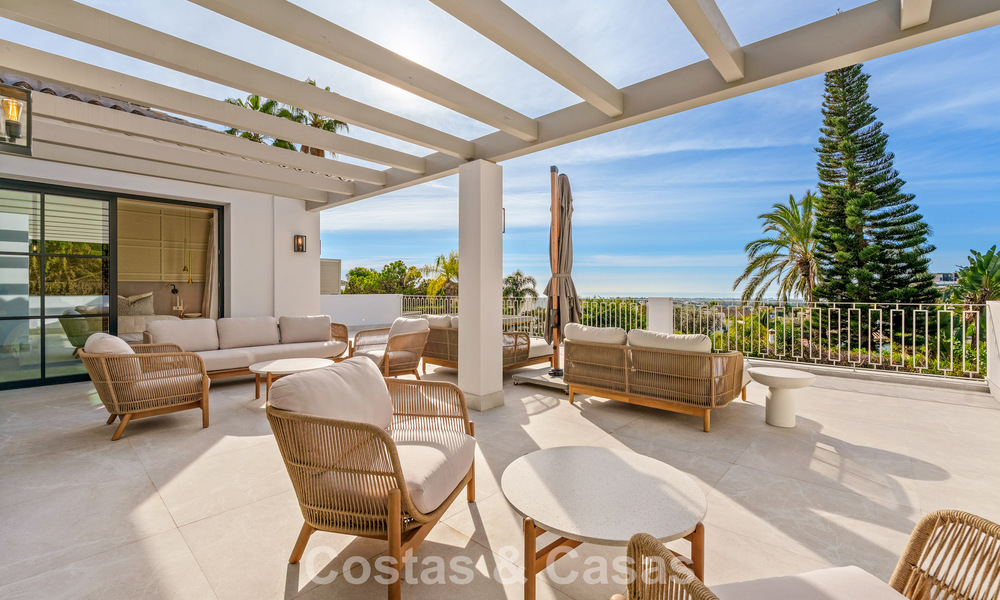 First-class renovated luxury villa for sale in a preferred community in La Quinta, Marbella - Benahavis 790235