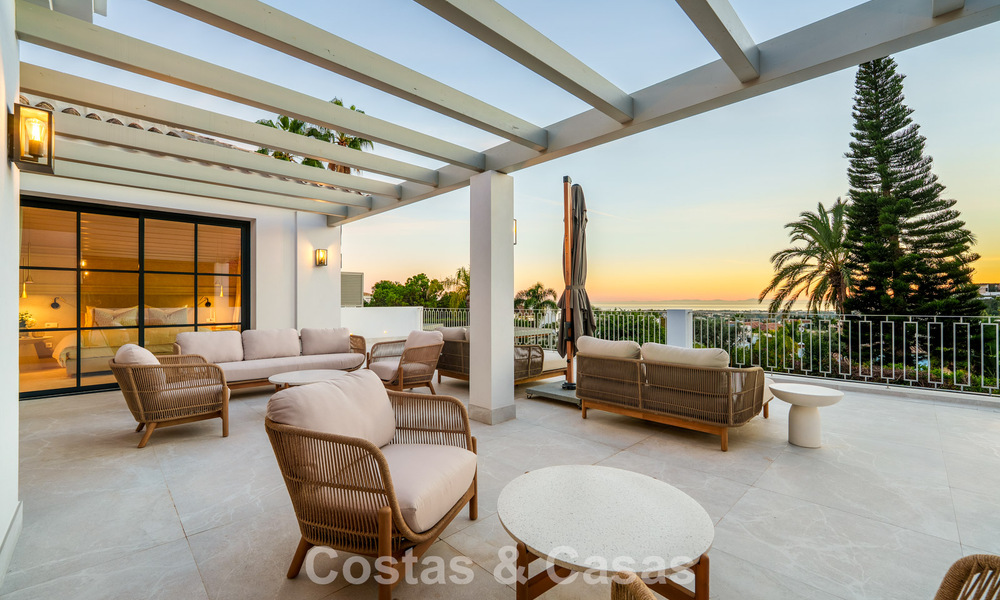 First-class renovated luxury villa for sale in a preferred community in La Quinta, Marbella - Benahavis 790266
