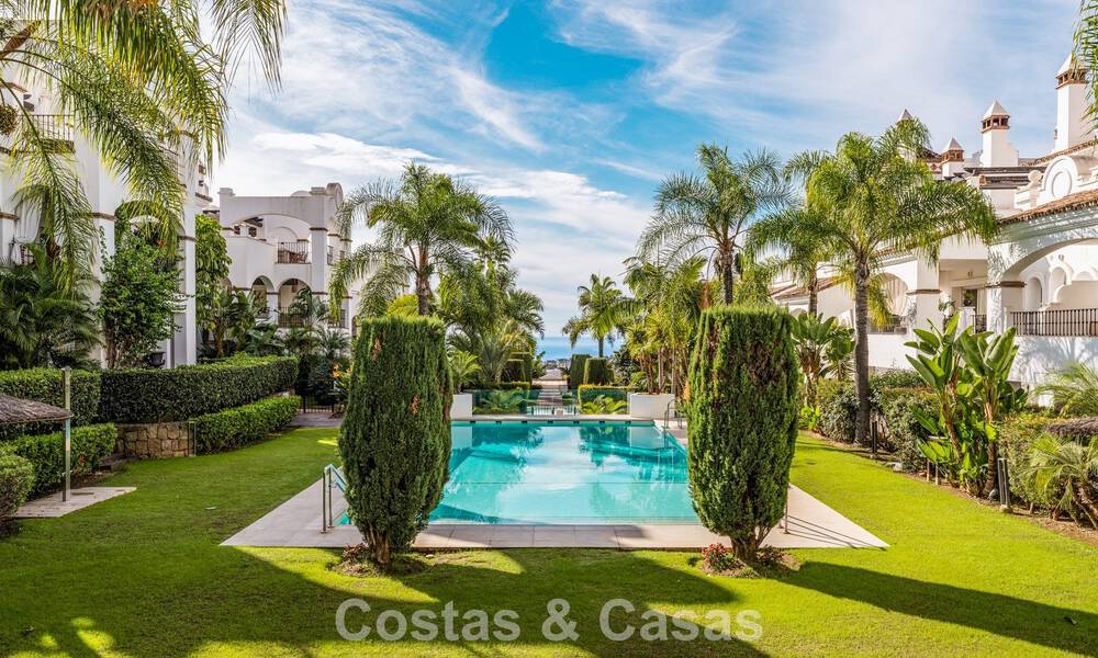 Modern renovated apartment for sale in a magnificent Sierra Blanca complex on the Golden Mile in Marbella 790291