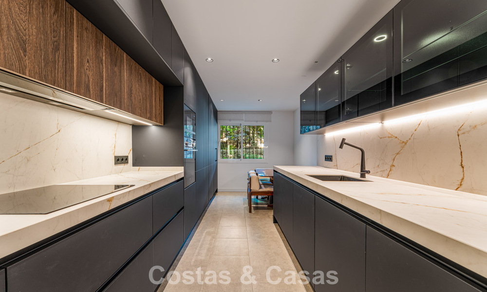 Modern renovated apartment for sale in a magnificent Sierra Blanca complex on the Golden Mile in Marbella 790297