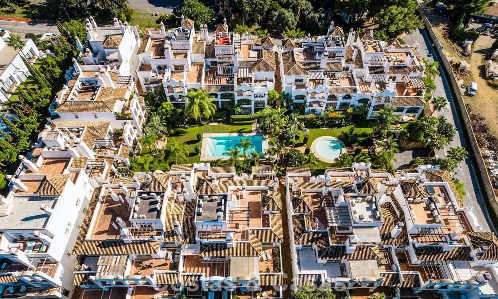 Modern renovated apartment for sale in a magnificent Sierra Blanca complex on the Golden Mile in Marbella 790304