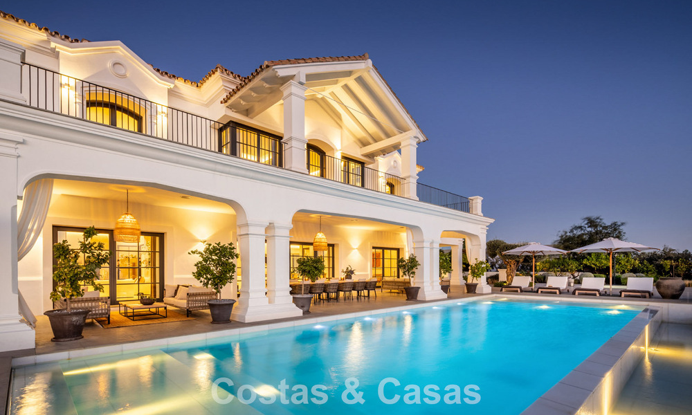 Mediterranean luxury villa with classic architecture for sale and sea views in Marbella Club Resort in Benahavís 790327
