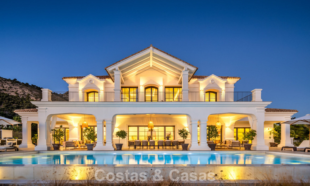 Mediterranean luxury villa with classic architecture for sale and sea views in Marbella Club Resort in Benahavís 790328