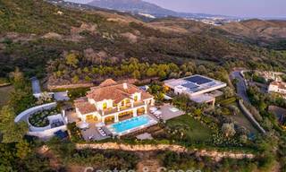 Mediterranean luxury villa with classic architecture for sale and sea views in Marbella Club Resort in Benahavís 790333 