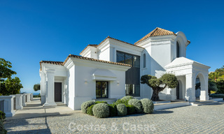 Mediterranean luxury villa with classic architecture for sale and sea views in Marbella Club Resort in Benahavís 790335 