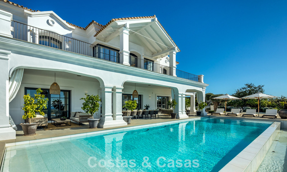 Mediterranean luxury villa with classic architecture for sale and sea views in Marbella Club Resort in Benahavís 790341