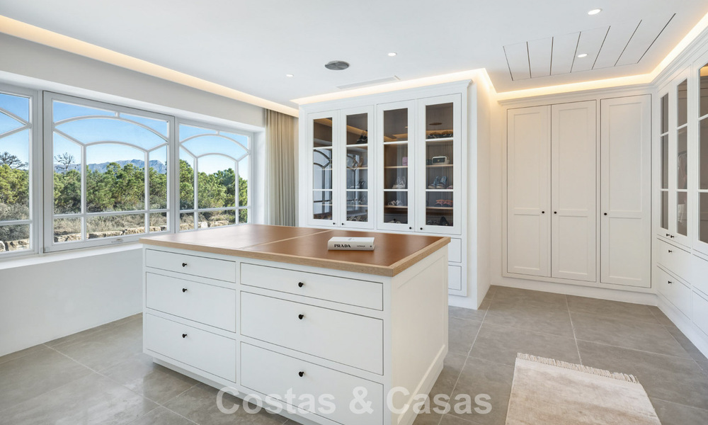 Mediterranean luxury villa with classic architecture for sale and sea views in Marbella Club Resort in Benahavís 790350