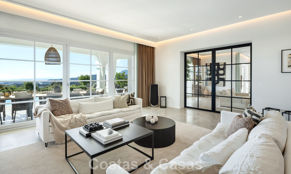 Mediterranean luxury villa with classic architecture for sale and sea views in Marbella Club Resort in Benahavís 790361