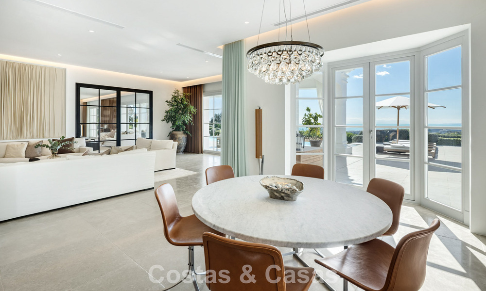 Mediterranean luxury villa with classic architecture for sale and sea views in Marbella Club Resort in Benahavís 790364