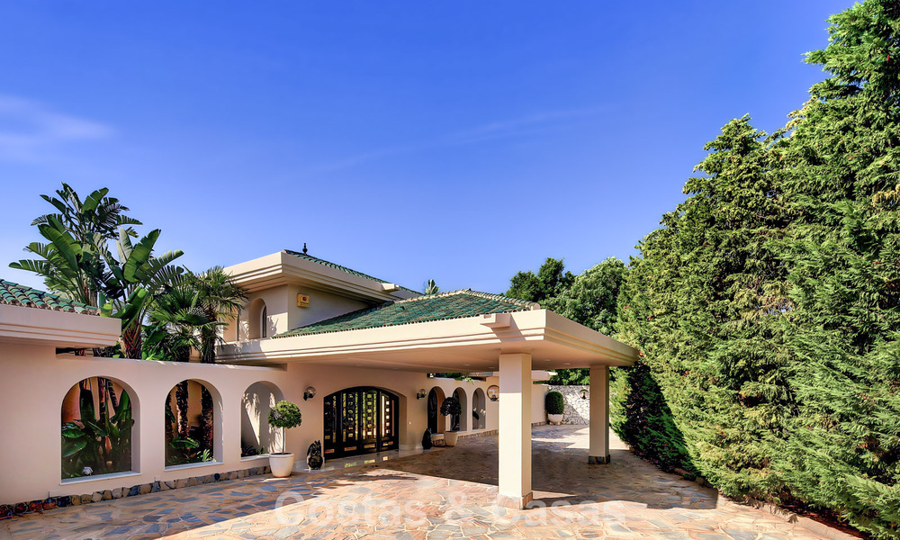 Palatial estate with classical architecture for sale in eastern Marbella 790424