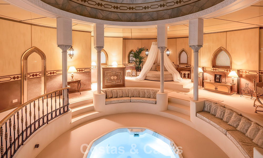 Palatial estate with classical architecture for sale in eastern Marbella 790429