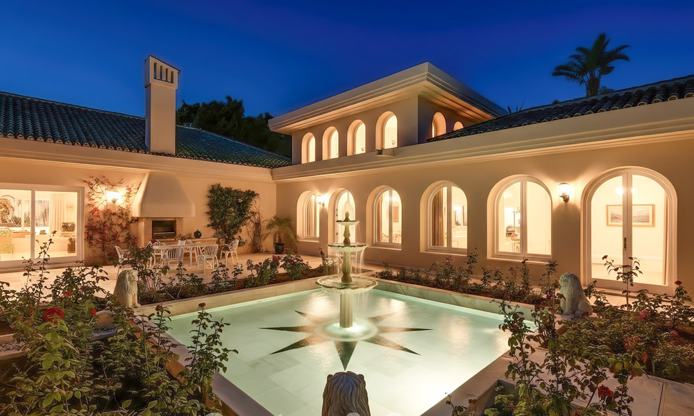 Palatial estate with classical architecture for sale in eastern Marbella 790430