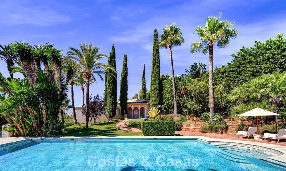 Palatial estate with classical architecture for sale in eastern Marbella 790434
