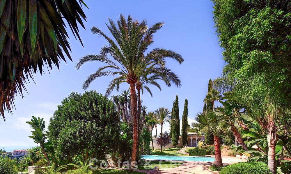 Palatial estate with classical architecture for sale in eastern Marbella 790435
