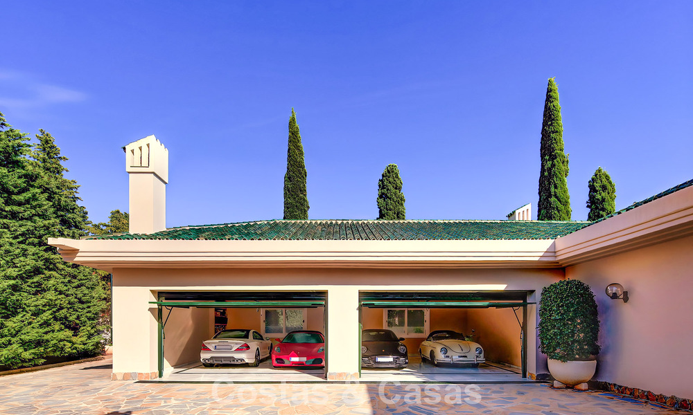 Palatial estate with classical architecture for sale in eastern Marbella 790443