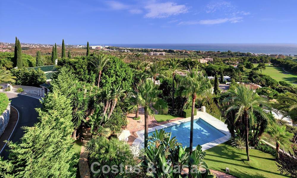 Palatial estate with classical architecture for sale in eastern Marbella 790444
