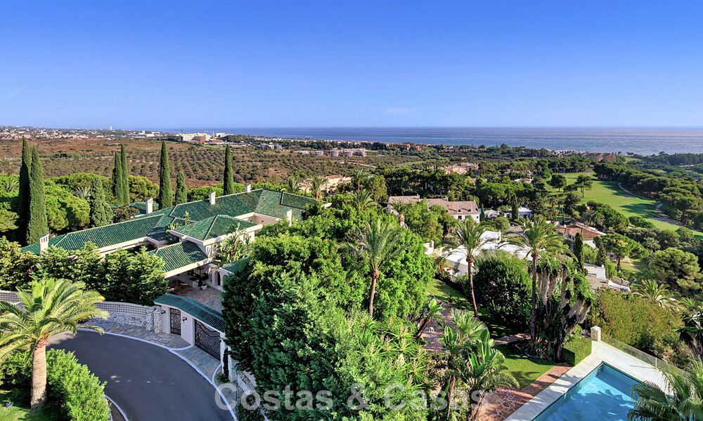 Palatial estate with classical architecture for sale in eastern Marbella 790445