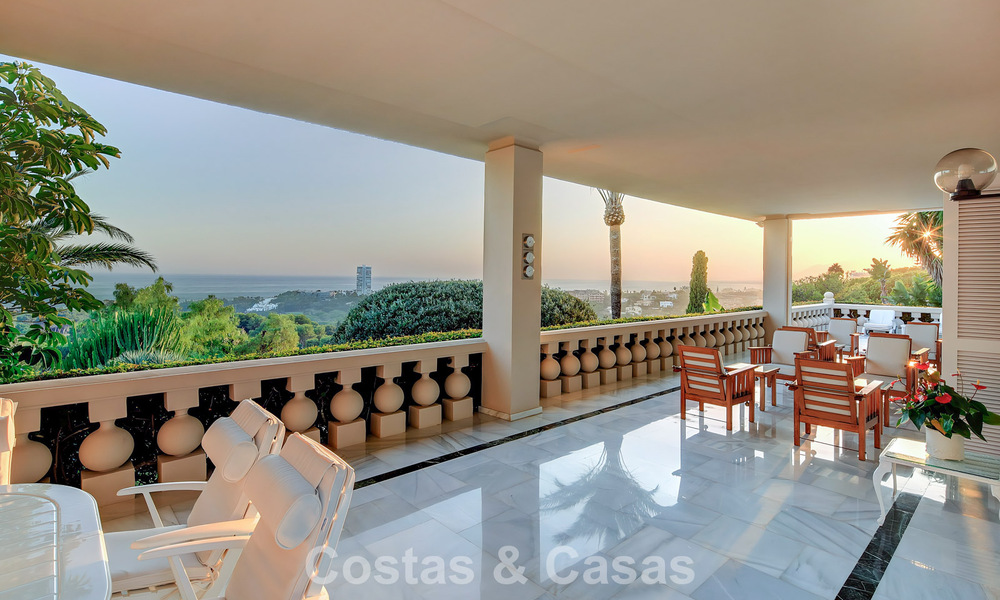 Palatial estate with classical architecture for sale in eastern Marbella 790452