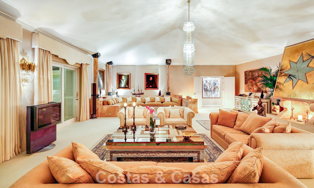 Palatial estate with classical architecture for sale in eastern Marbella 790455