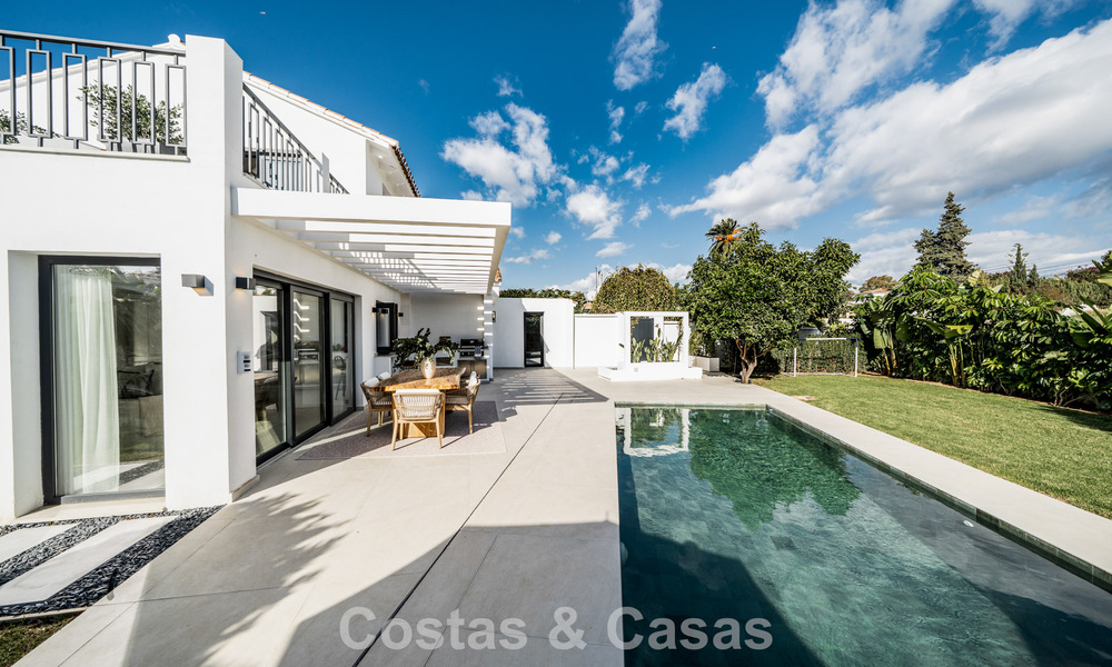 Modern mediterranean style villa for sale within walking distance of the beach and the centre of San Pedro, Marbella 790552