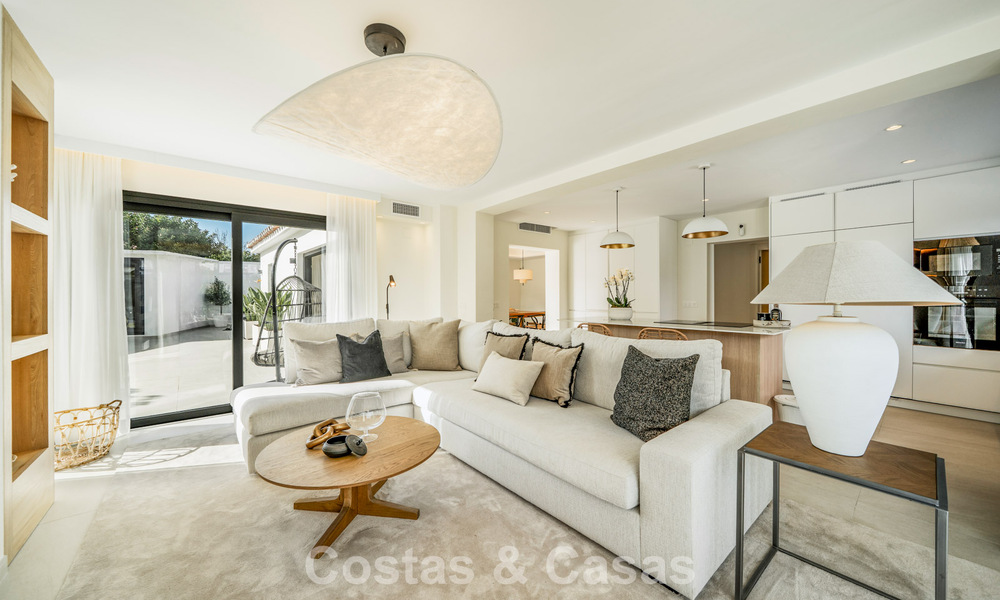 Modern mediterranean style villa for sale within walking distance of the beach and the centre of San Pedro, Marbella 790561