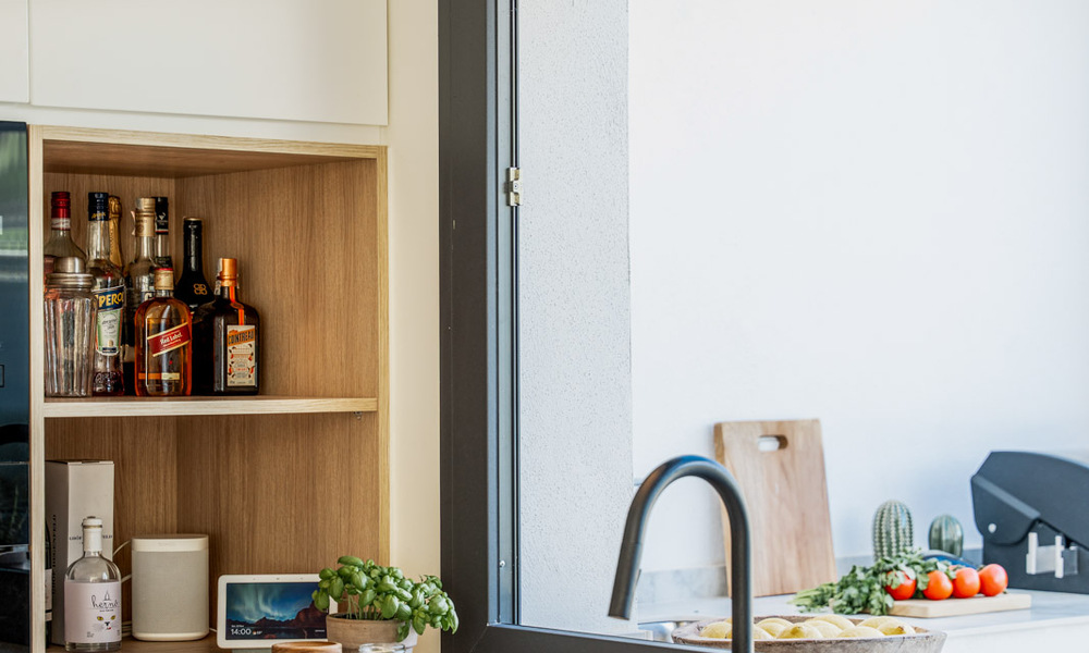 Modern mediterranean style villa for sale within walking distance of the beach and the centre of San Pedro, Marbella 790570