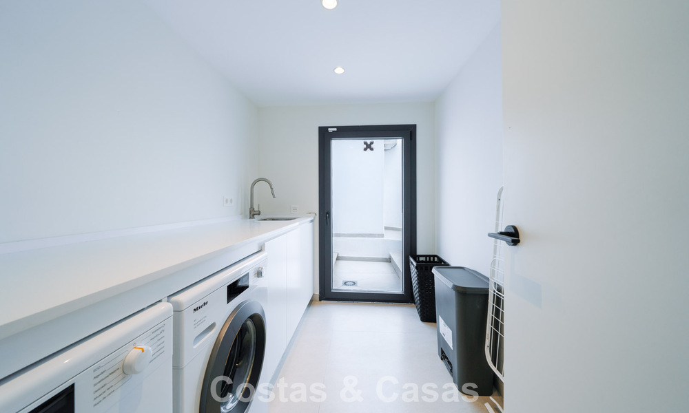 Modern mediterranean style villa for sale within walking distance of the beach and the centre of San Pedro, Marbella 790574