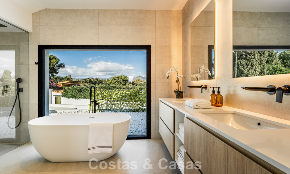 Modern mediterranean style villa for sale within walking distance of the beach and the centre of San Pedro, Marbella 790581