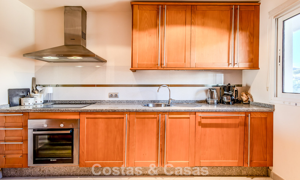 Luxury apartment for sale in a first-class resort complex in Nueva Andalucía, Marbella 790320