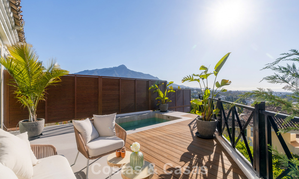 Contemporary renovated 3-bedroom apartment for sale with private pool and sea views in Nueva Andalucia, Marbella 790785