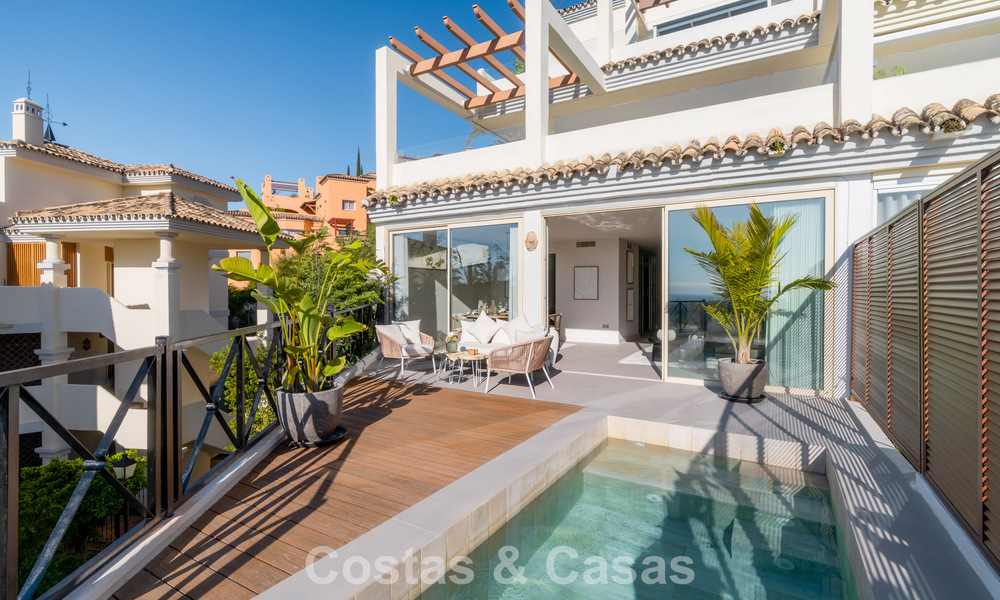 Contemporary renovated 3-bedroom apartment for sale with private pool and sea views in Nueva Andalucia, Marbella 790786