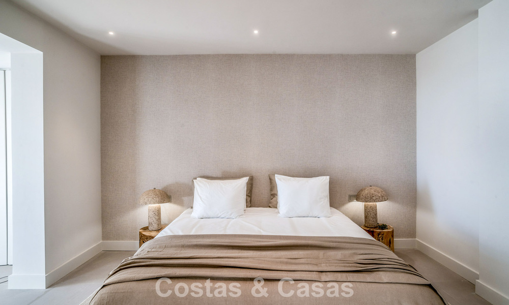 Contemporary renovated 3-bedroom apartment for sale with private pool and sea views in Nueva Andalucia, Marbella 790801