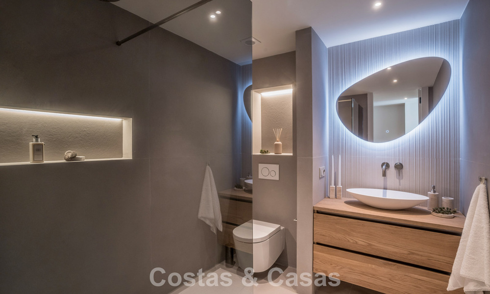 Contemporary renovated 3-bedroom apartment for sale with private pool and sea views in Nueva Andalucia, Marbella 790806