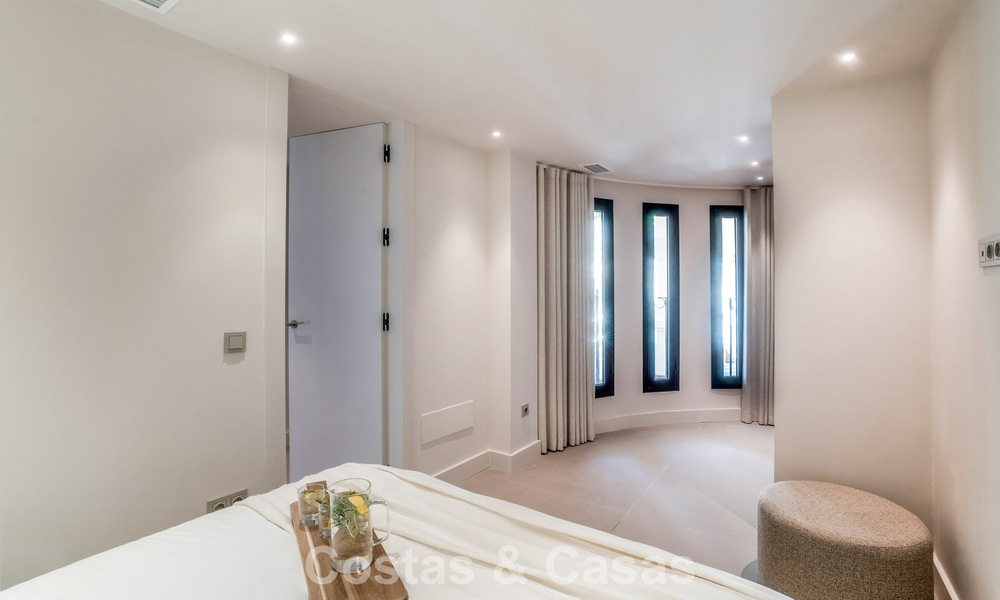 Contemporary renovated 3-bedroom apartment for sale with private pool and sea views in Nueva Andalucia, Marbella 790807