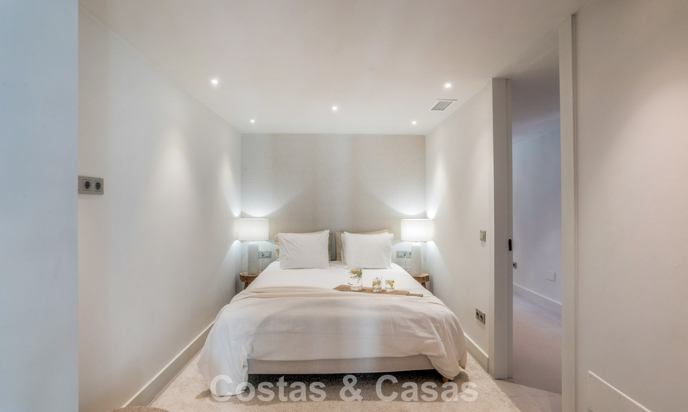 Contemporary renovated 3-bedroom apartment for sale with private pool and sea views in Nueva Andalucia, Marbella 790808