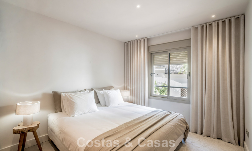 Contemporary renovated 3-bedroom apartment for sale with private pool and sea views in Nueva Andalucia, Marbella 790809