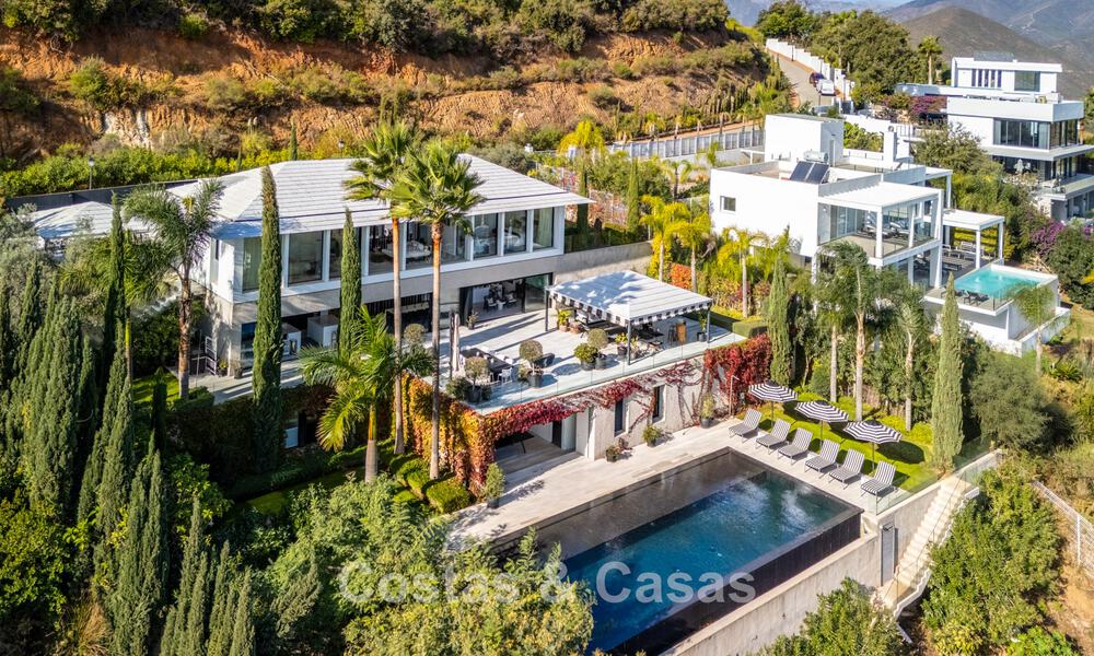 Contemporary luxury villa with panoramic mountain and sea views for sale in the hills of East Marbella 790945