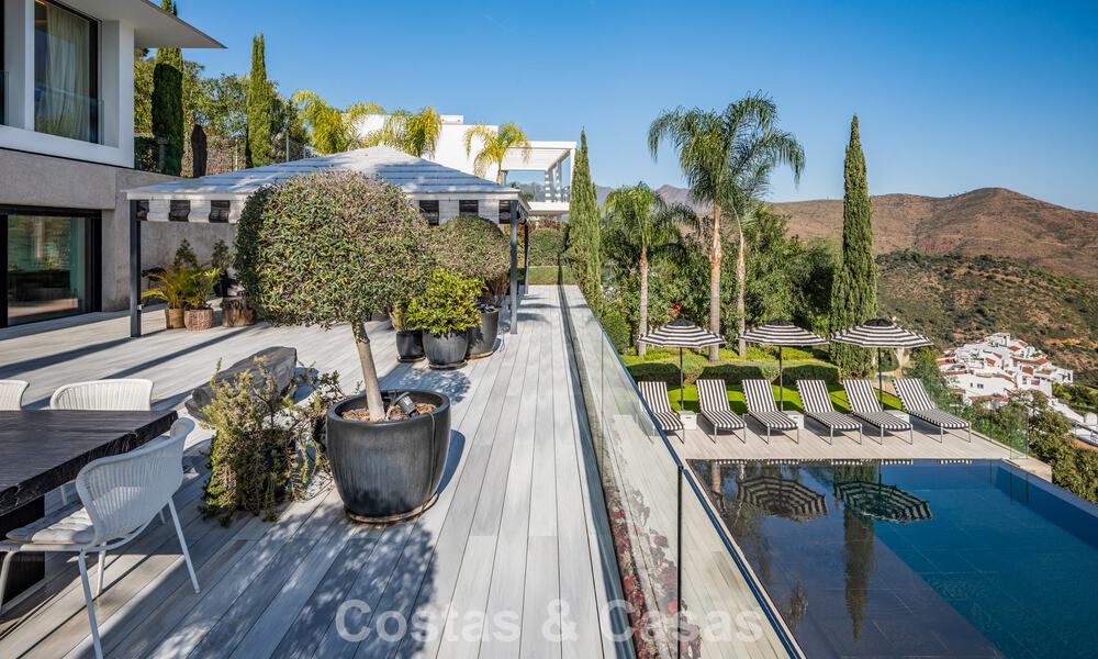 Contemporary luxury villa with panoramic mountain and sea views for sale in the hills of East Marbella 790956