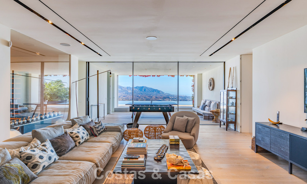 Contemporary luxury villa with panoramic mountain and sea views for sale in the hills of East Marbella 790957