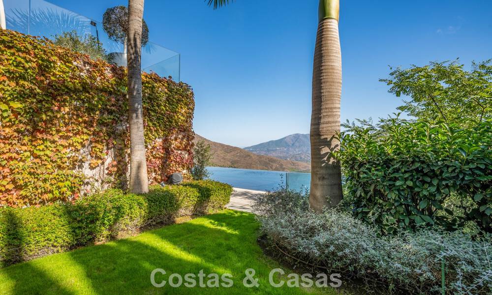 Contemporary luxury villa with panoramic mountain and sea views for sale in the hills of East Marbella 790959