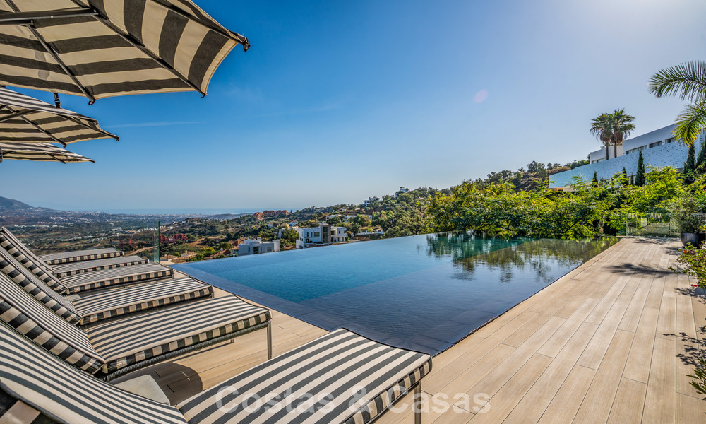 Contemporary luxury villa with panoramic mountain and sea views for sale in the hills of East Marbella 790961