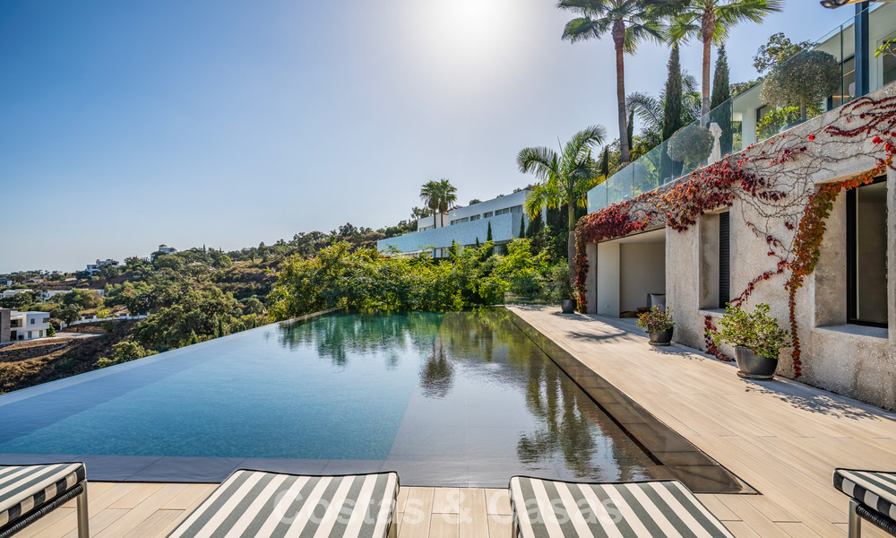 Contemporary luxury villa with panoramic mountain and sea views for sale in the hills of East Marbella 790963