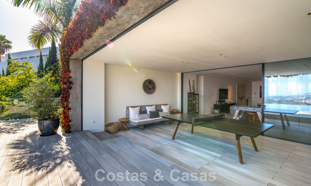 Contemporary luxury villa with panoramic mountain and sea views for sale in the hills of East Marbella 790964