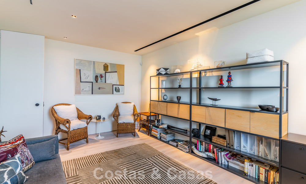 Contemporary luxury villa with panoramic mountain and sea views for sale in the hills of East Marbella 790970