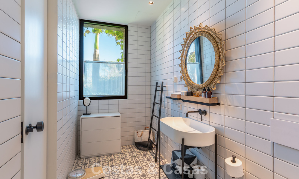 Contemporary luxury villa with panoramic mountain and sea views for sale in the hills of East Marbella 790974