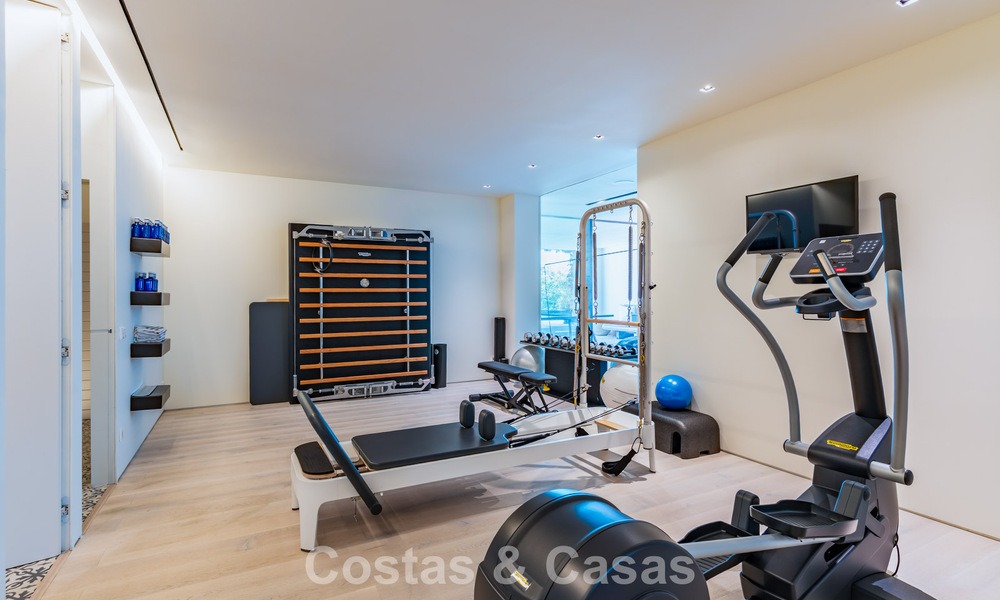 Contemporary luxury villa with panoramic mountain and sea views for sale in the hills of East Marbella 790975