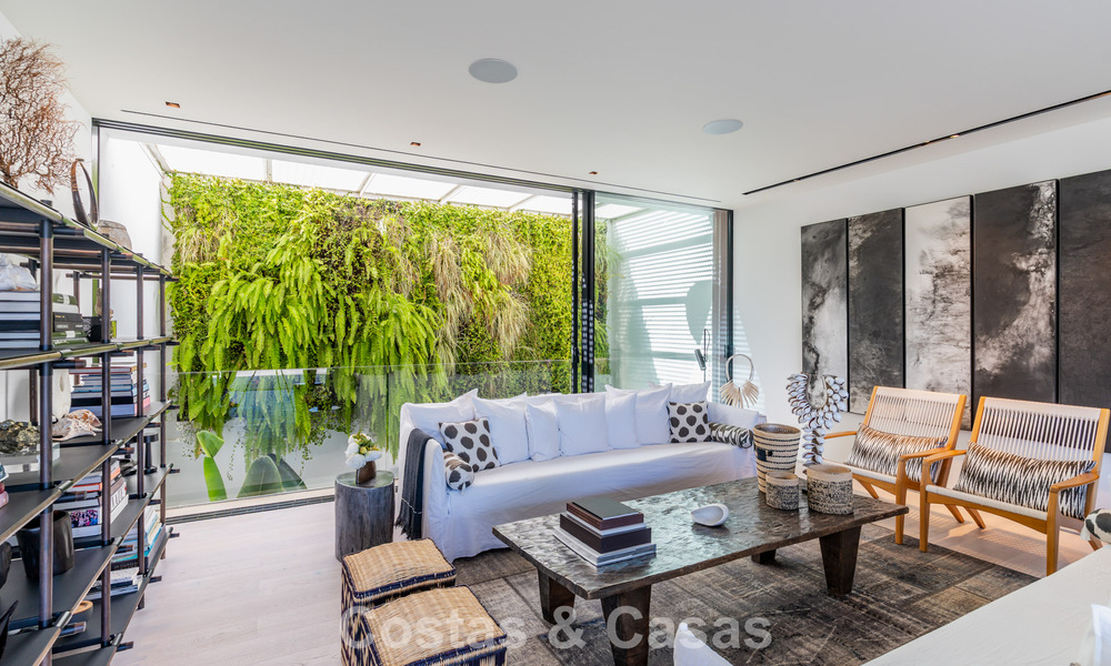 Contemporary luxury villa with panoramic mountain and sea views for sale in the hills of East Marbella 790983